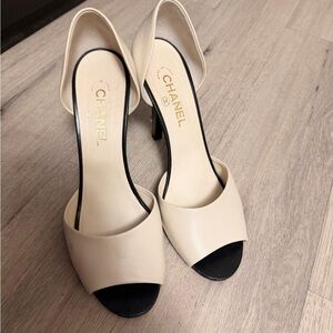 CHANEL Cream and Black Heels